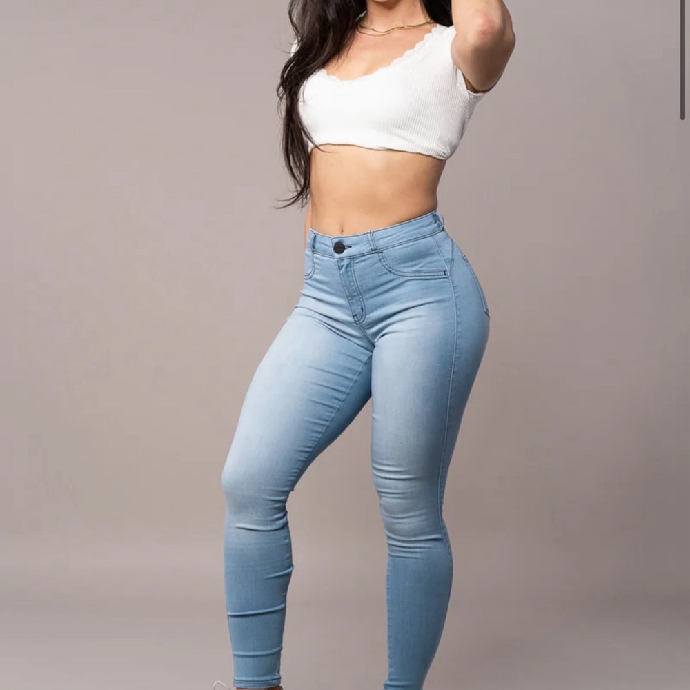 Fit Jeans skinny jeans Stretchy/ legging like jeans.